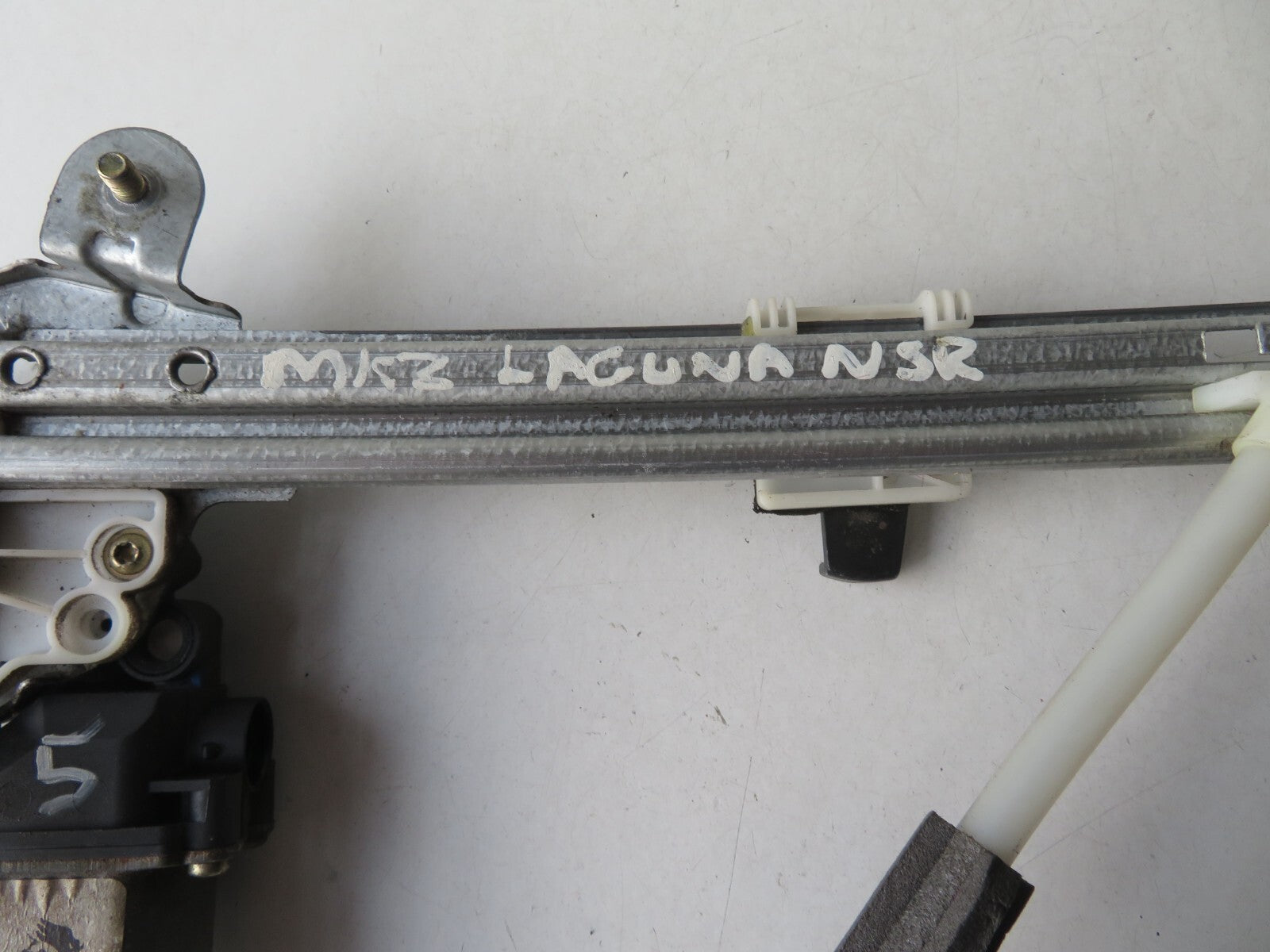 RENAULT LAGUNA ESTATE NSR WINDOW REGULATOR 40069T1 2001-2005 A1504-5