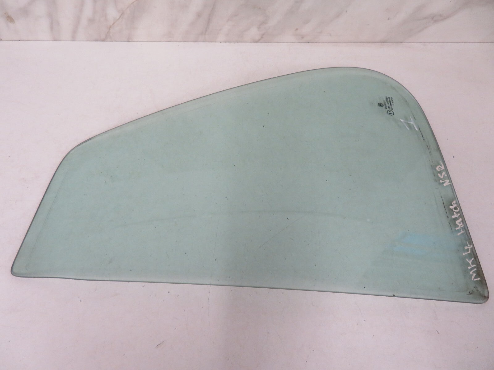 VOLKSWAGEN VW GOLF MK4 HATCHBACK NSR QUARTER GLASS 1998-2004 MIX1456-1