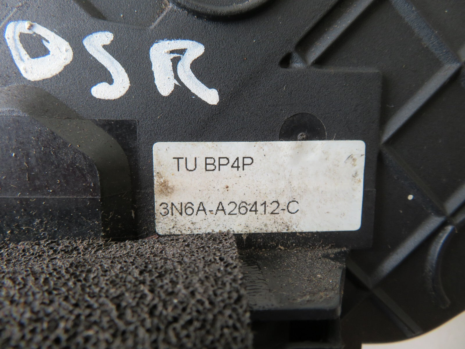 MAZDA 3 BK OSR REAR DOOR LOCK CATCH 3N6A-A26412-C 2003-2006 AMS114