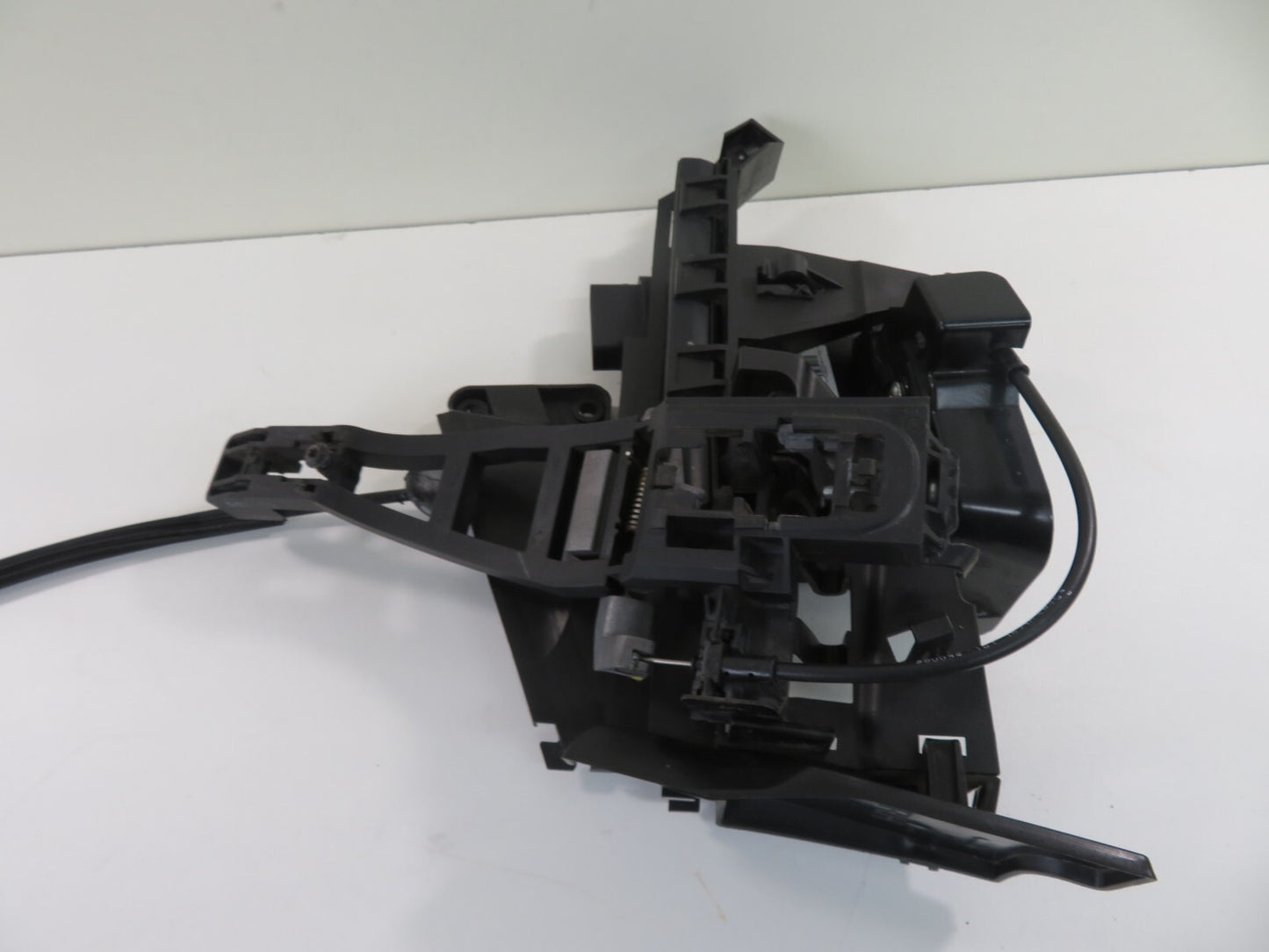 FORD C-MAX OSR RIGHT REAR DOOR LOCK CATCH 3M5A-R26412-ES 2006-2010 1401-4