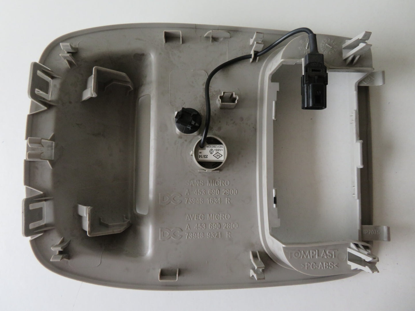 RENAULT TWINGO INTERIOR ROOF LIGHT SURROUND TRIM WITH SENSOR 2014-2017 AMS1558