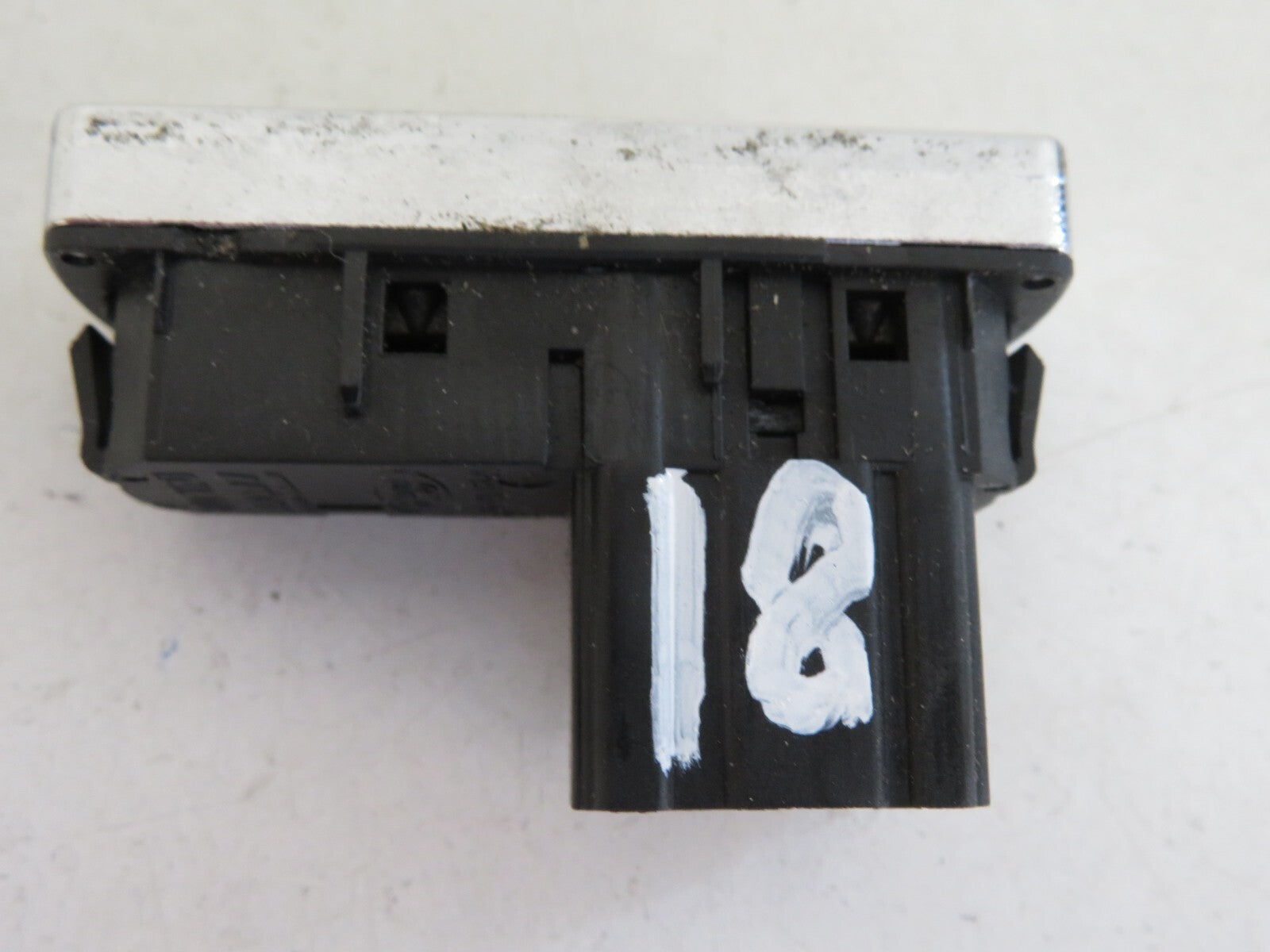 FORD GALAXY MK3 FRONT AND REAR WINDSCREEN DEMIST SWITCHES 2006-2010 A1110-18