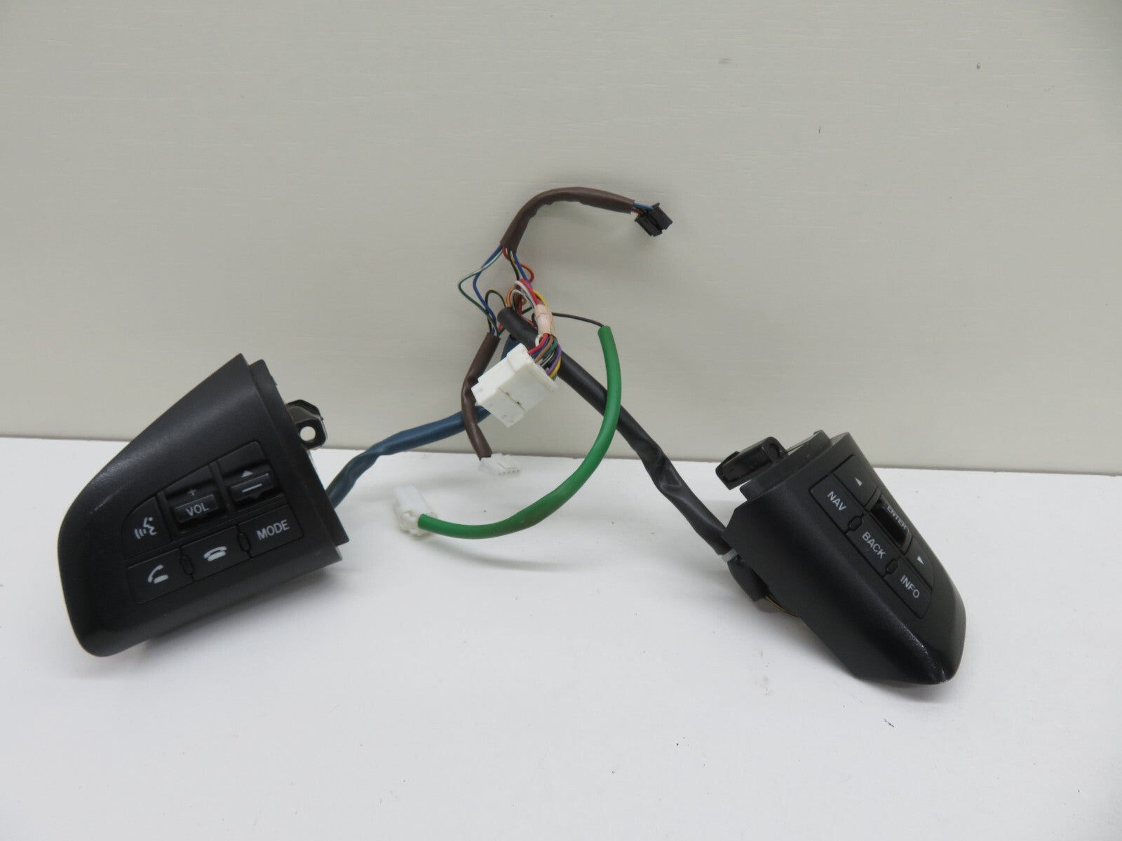 MAZDA CX7 STEERING WHEEL VOLUME CONTROLS RADIO 2008-2012 1629-1