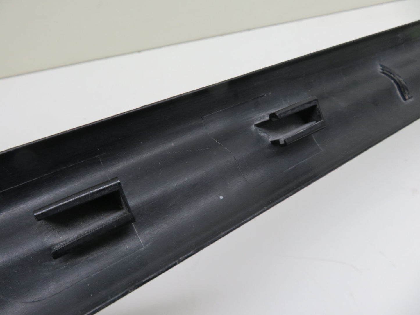 BMW E36 3 SERIES NS PASSENGER SIDE KICK PANEL 1977818 SILL TRIM 1991-1998