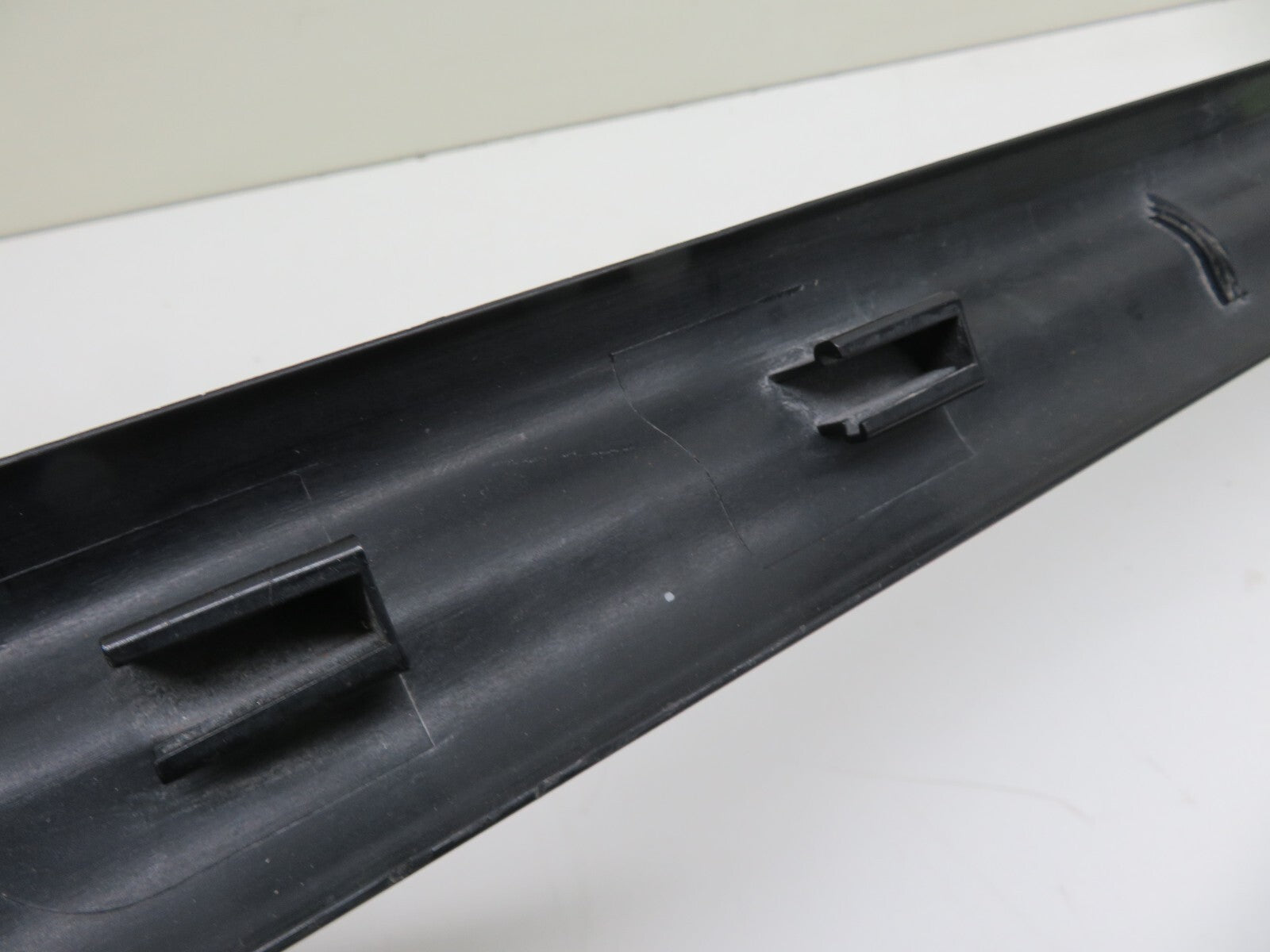 BMW E36 3 SERIES NS PASSENGER SIDE KICK PANEL 1977818 SILL TRIM 1991-1998