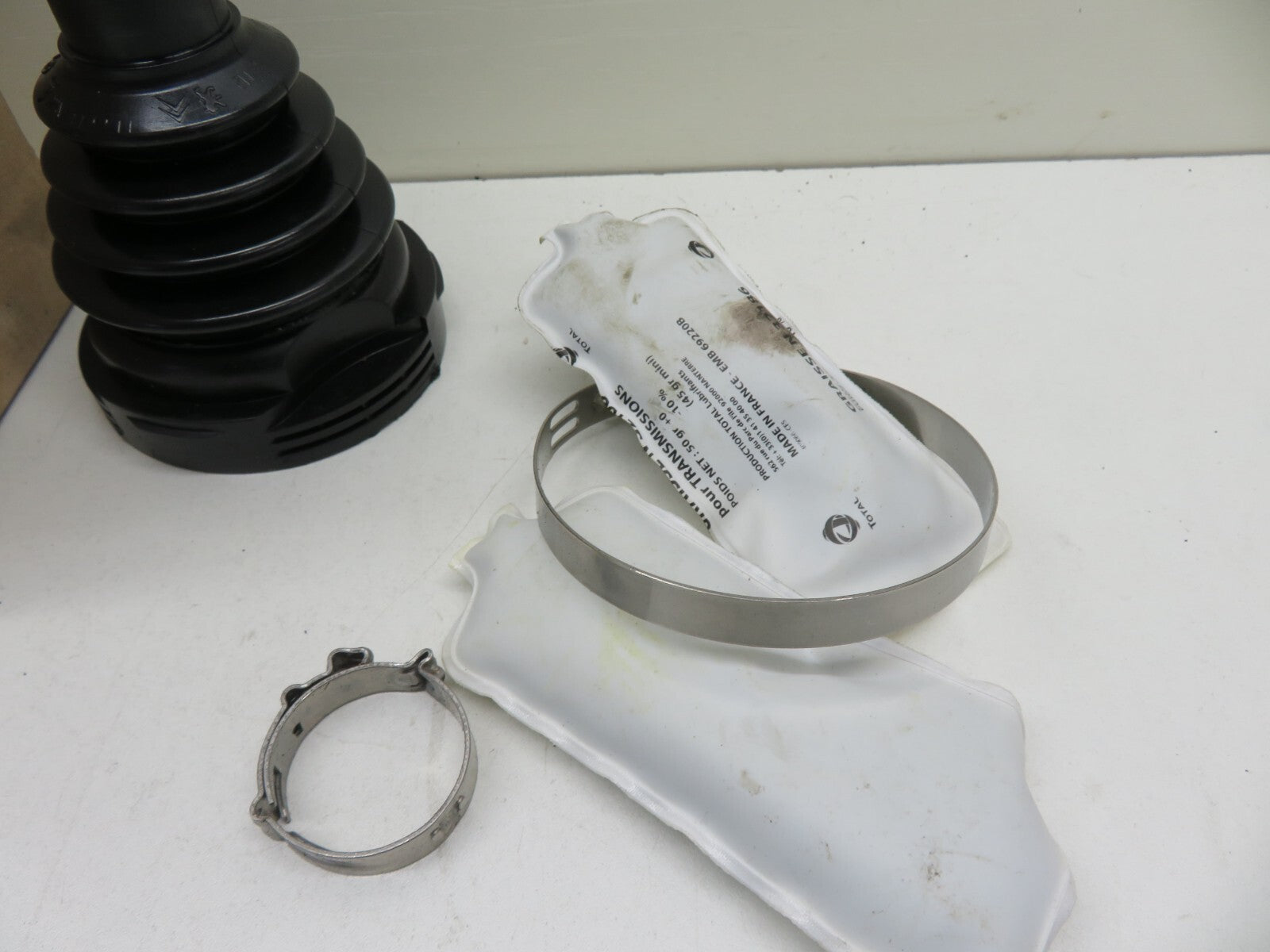 PSA PEUGEOT 2008 CV BOOT GENUINE 1611329180