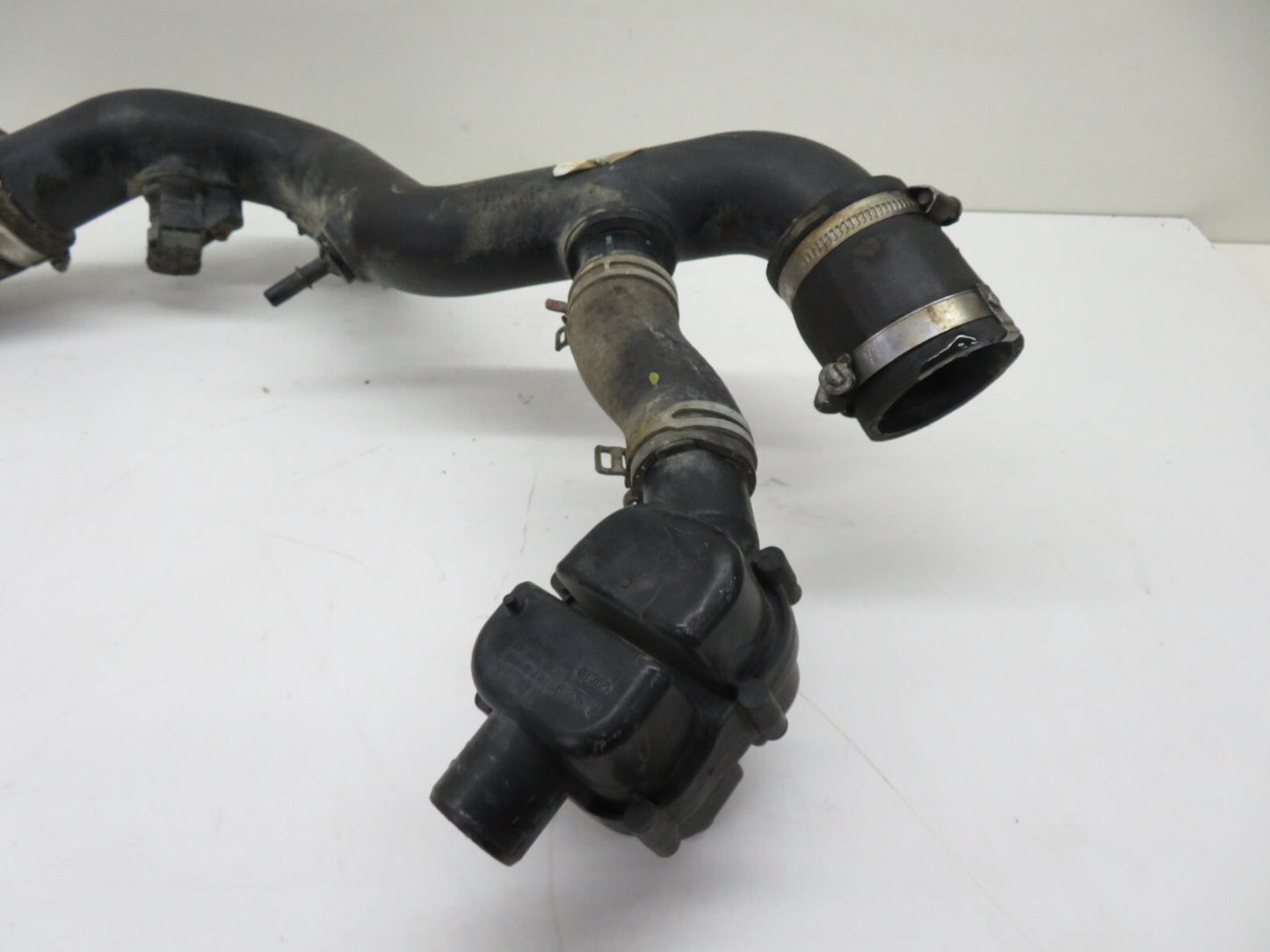 FORD FIESTA MK7 ST180 INTERCOOLER PIPE 2013-2017