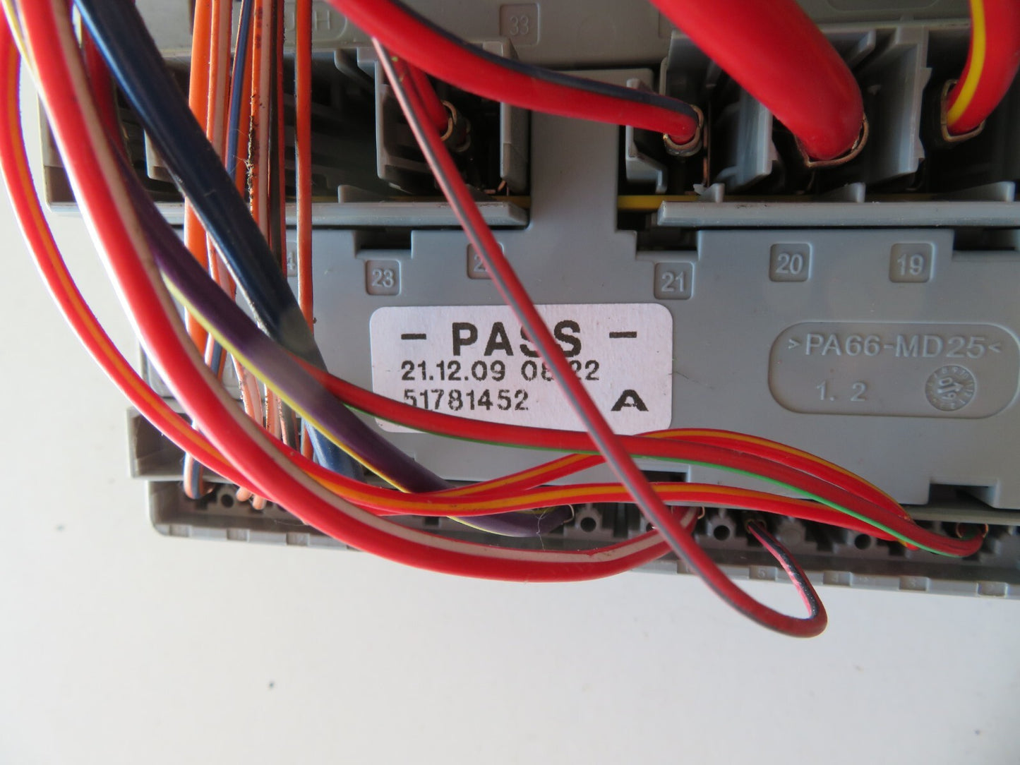 FORD KA 1.2 PETROL ENGINE BAY FUSE BOX 2008-2016 AMS1625