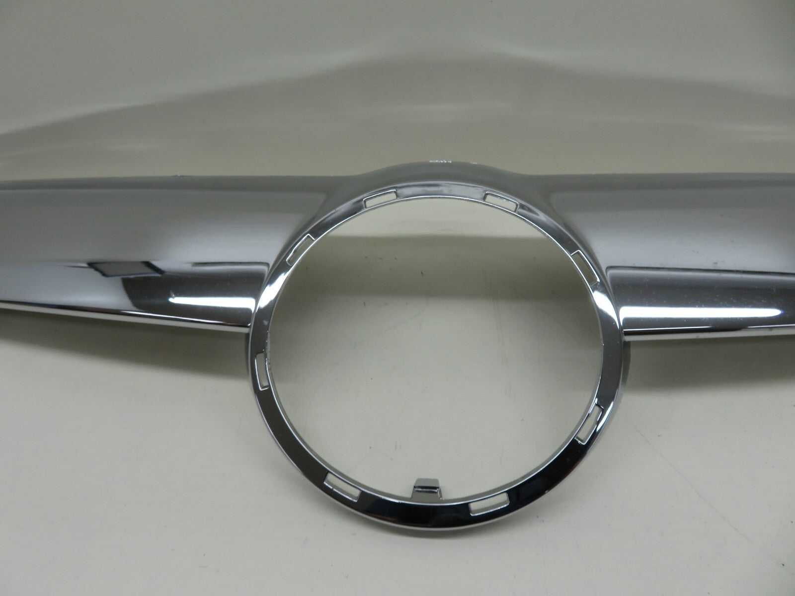 FRONT GRILLE SURROUND TRIM FOR VAUXHALL ZAFIRA OP07027MA 2004-2011