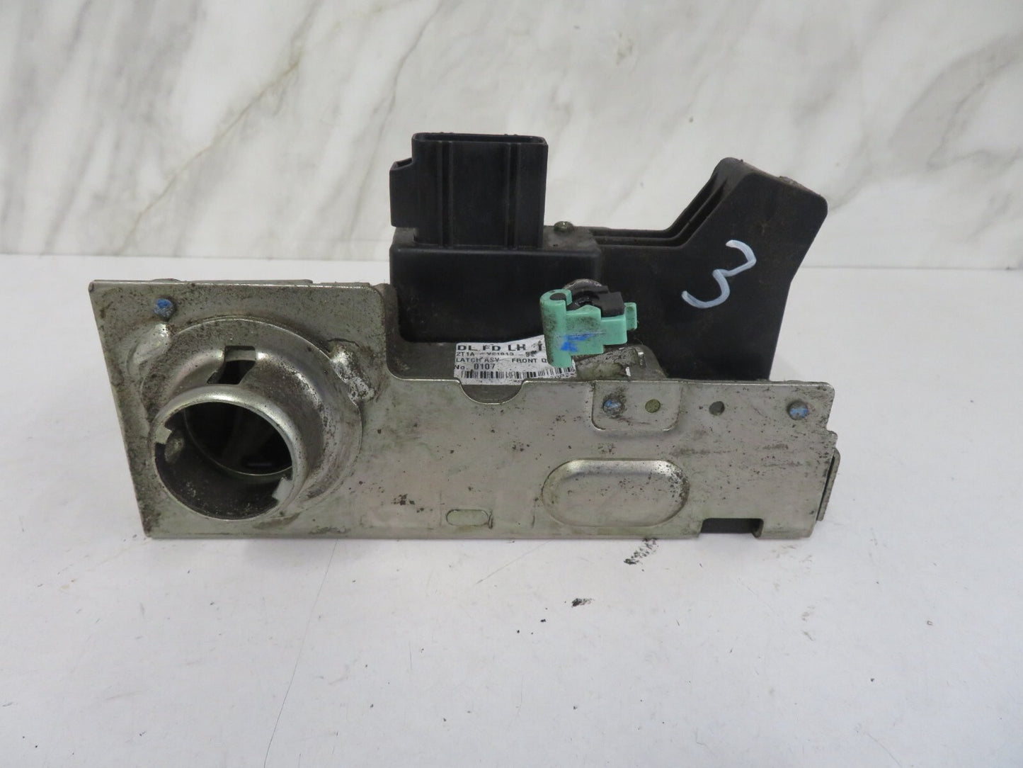 FORD TRANSIT CONNECT NS PASSENGER DOOR LOCK CATCH 2T1AV21813BE 2002-2006 A1219-3