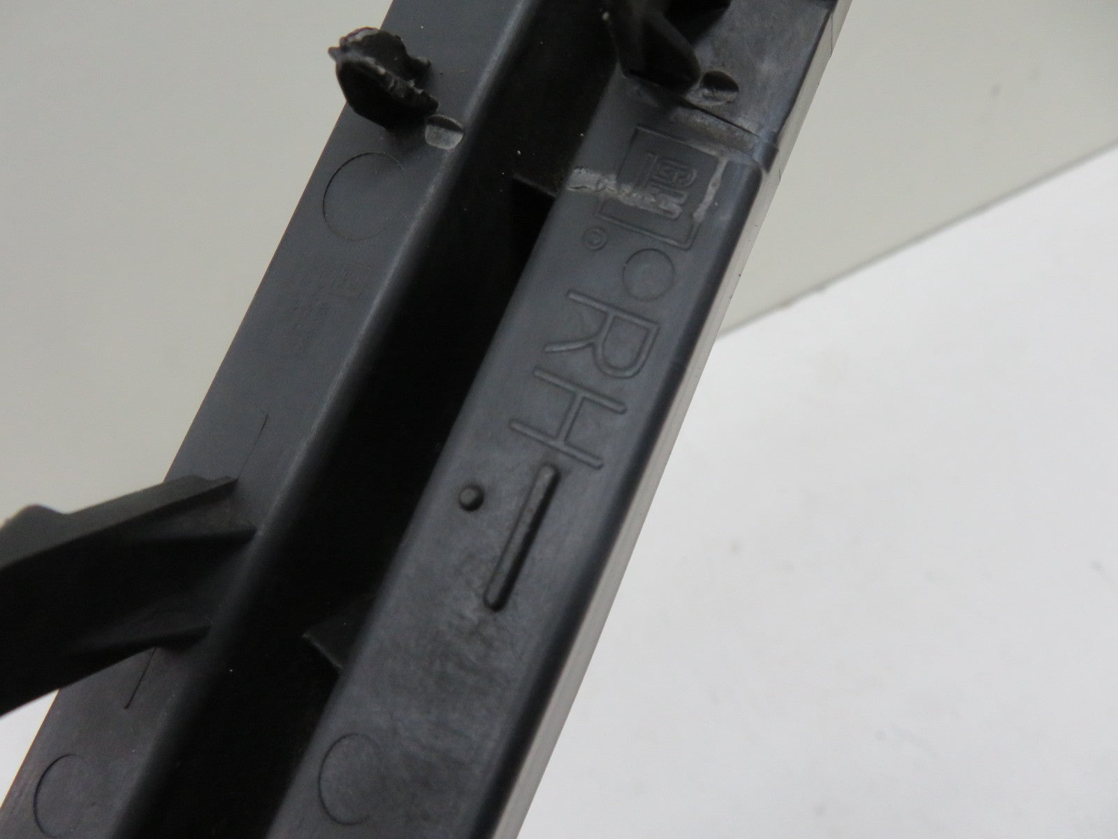 VAUXHALL MOKKA OSF DRIVER FRONT BUMPER TRIM 2012-2016 1147-3