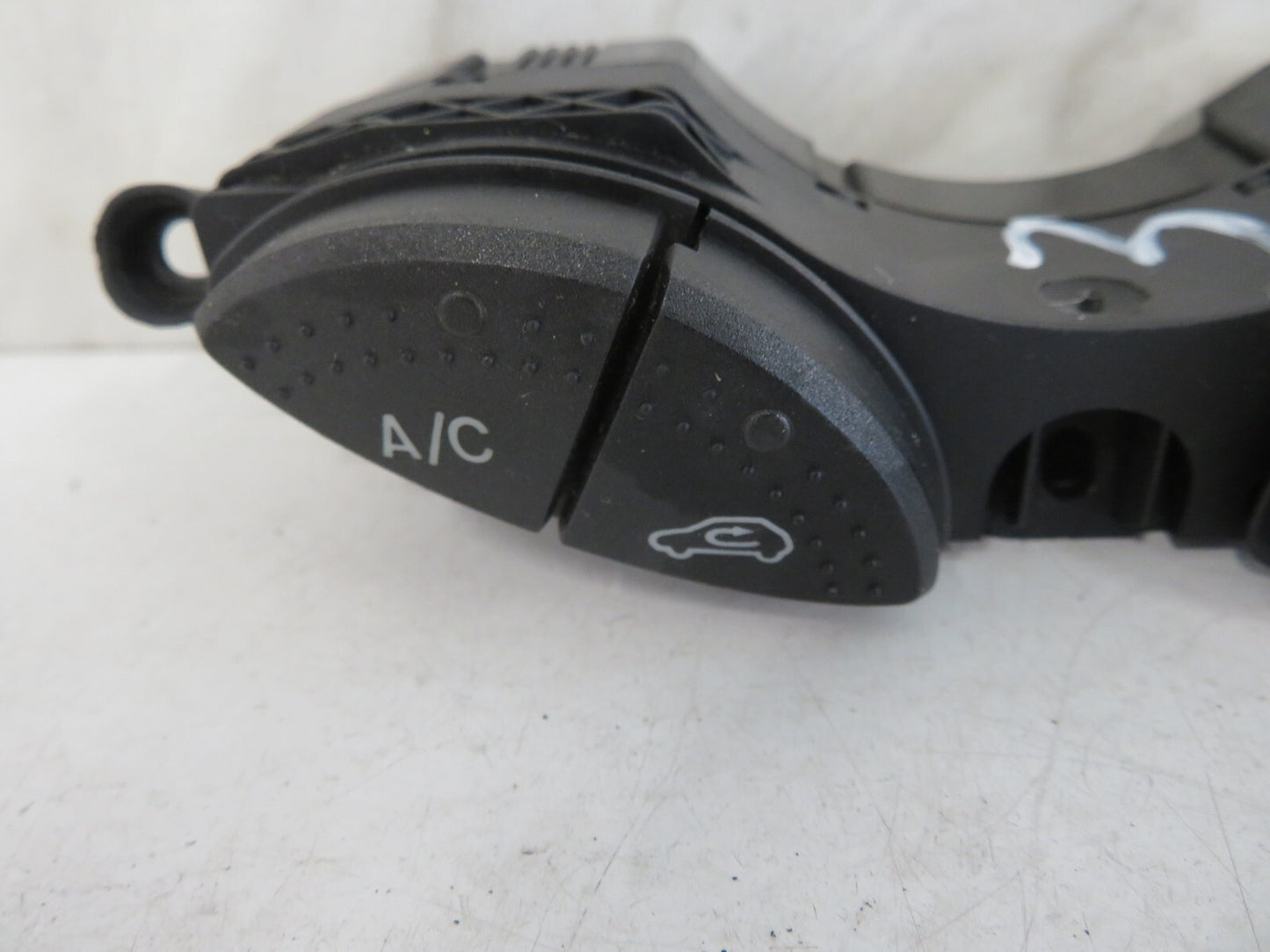 FORD FOCUS AC WINDOW DEMIST SWITCHES 98AG-19A945-CH 1998-2005 MIX1236-3