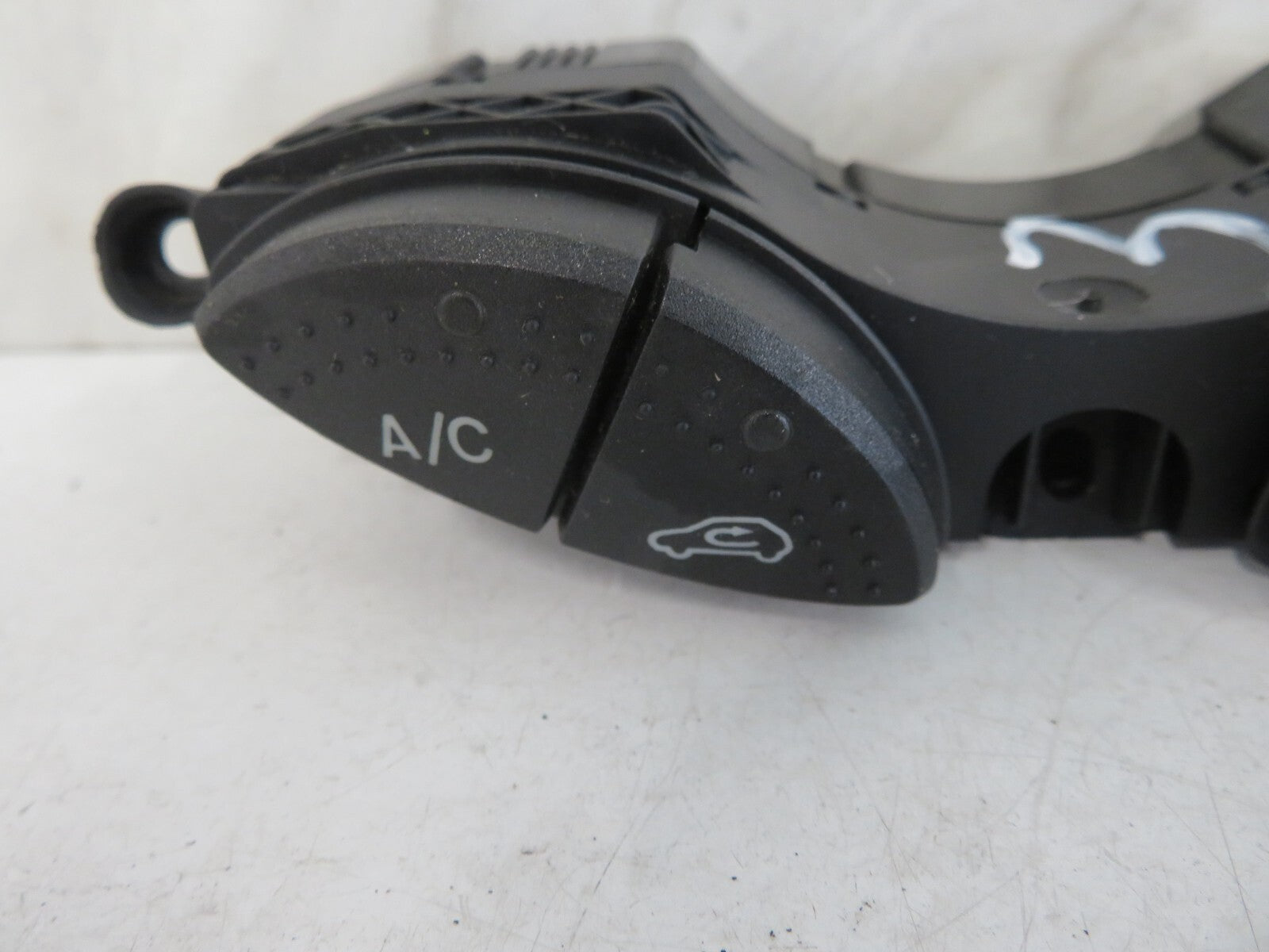 FORD FOCUS AC WINDOW DEMIST SWITCHES 98AG-19A945-CH 1998-2005 MIX1236-3