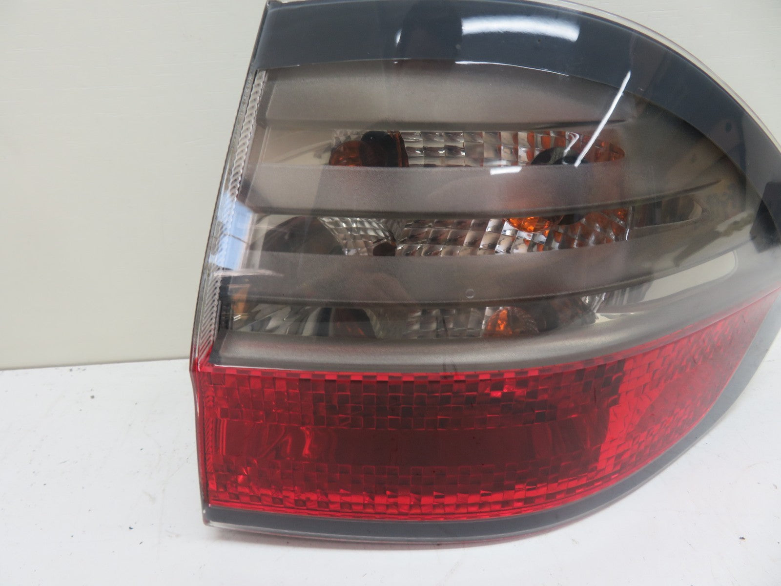 FORD S MAX OSR REAR DRIVER OUTER TAIL LIGHT 2006-2010 1302-3
