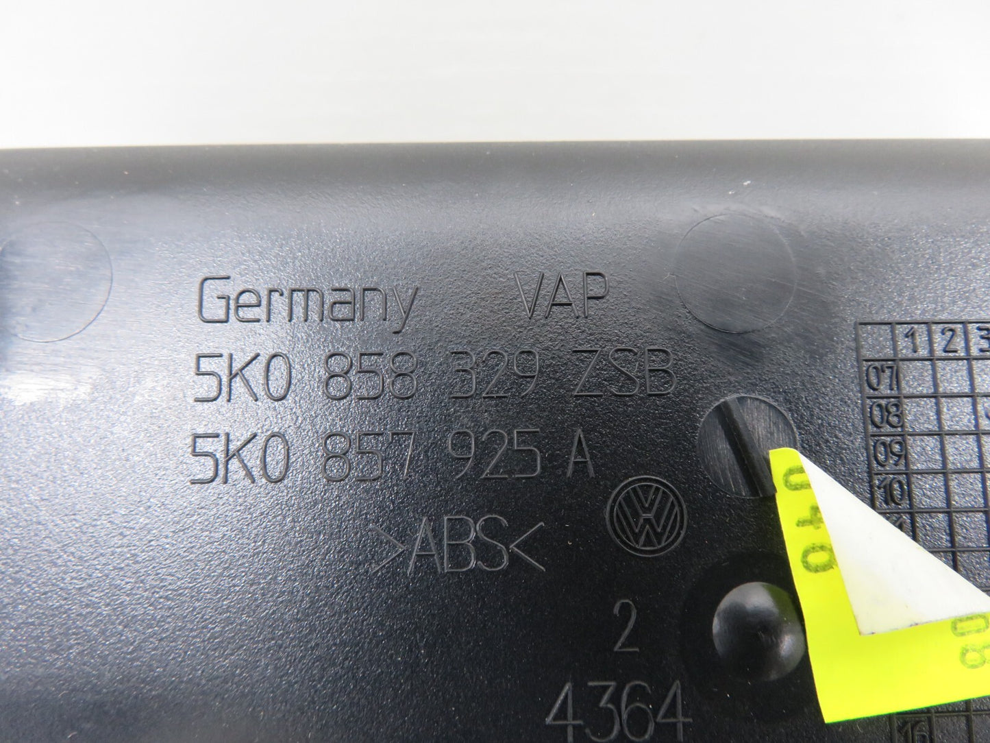 VOLKSWAGEN VW EOS 12V SOCKET STORAGE TRAY 5K0858329 2006-2010 1701-6