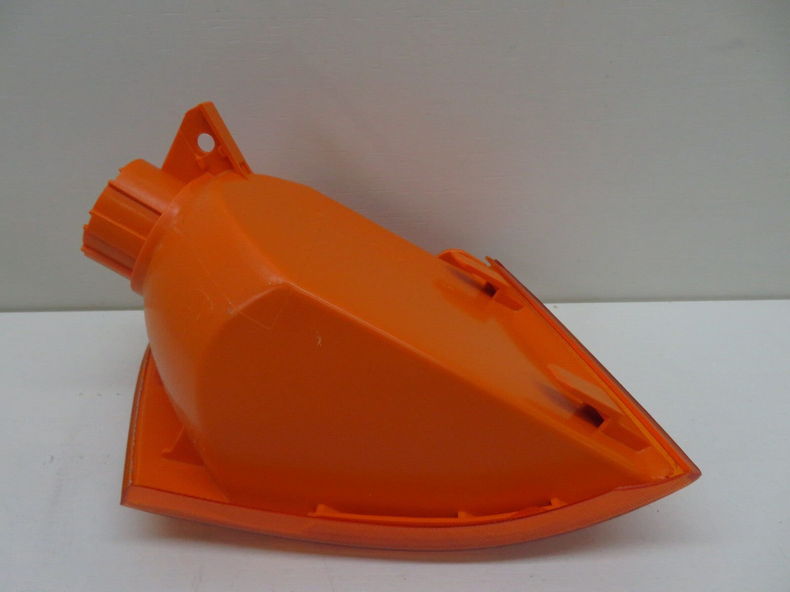 NS PASSENGER SIDE AMBER INDICATOR LIGHT FOR FORD ESCORT 1990-1991