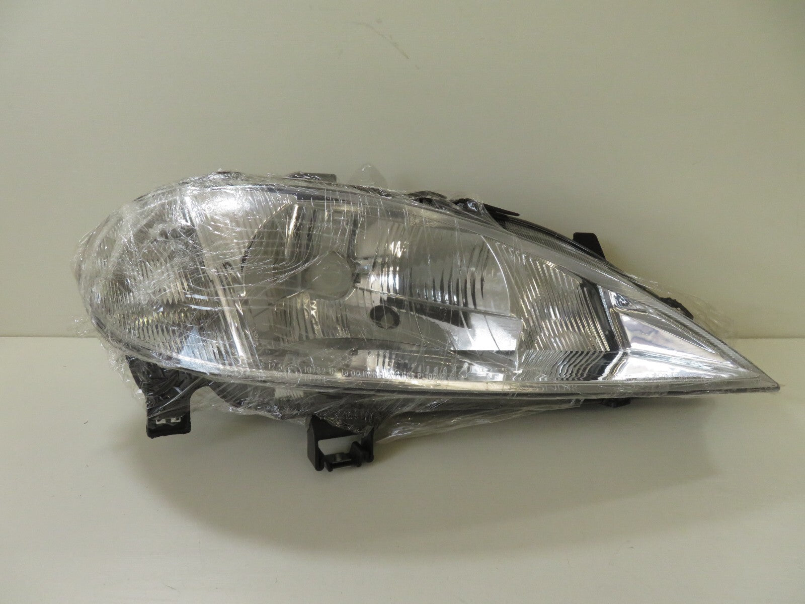 OS DRIVER RH HEADLIGHT DEPO 551-1134R-RD-EM FITS RENAULT MEGANE 1999-2004 #LMS