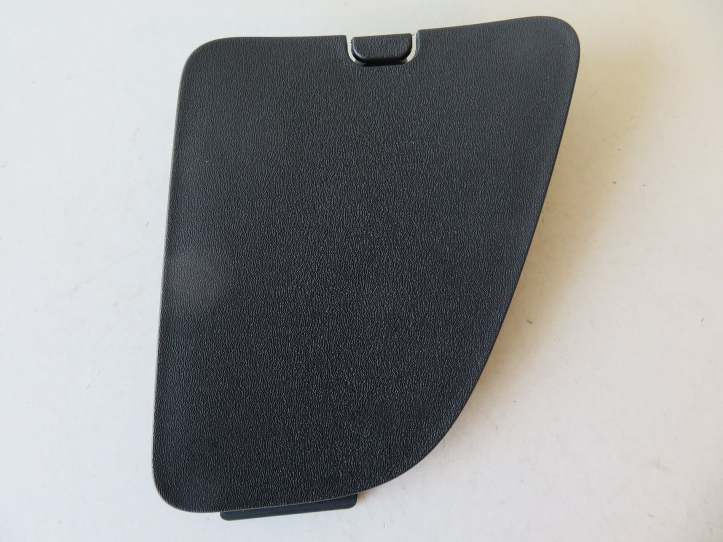 MITSUBISHI COLT CZ1 REAR LIGHT ACCESS COVER LH MN108795 04-08 AMS1652