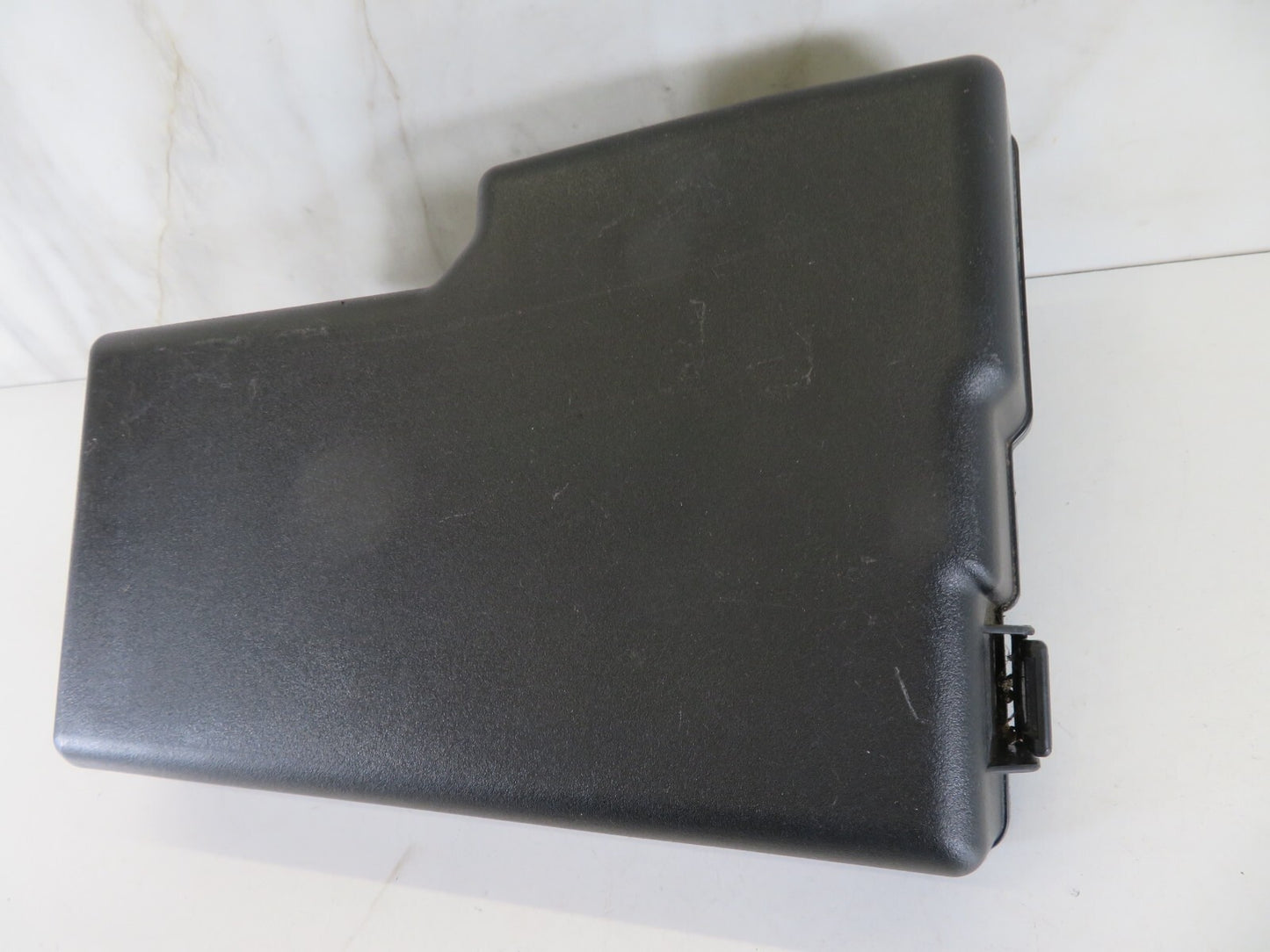 MAZDA 5 MPV ENGINE BAY FUSE BOX COVER 2005-2010 A1320-5