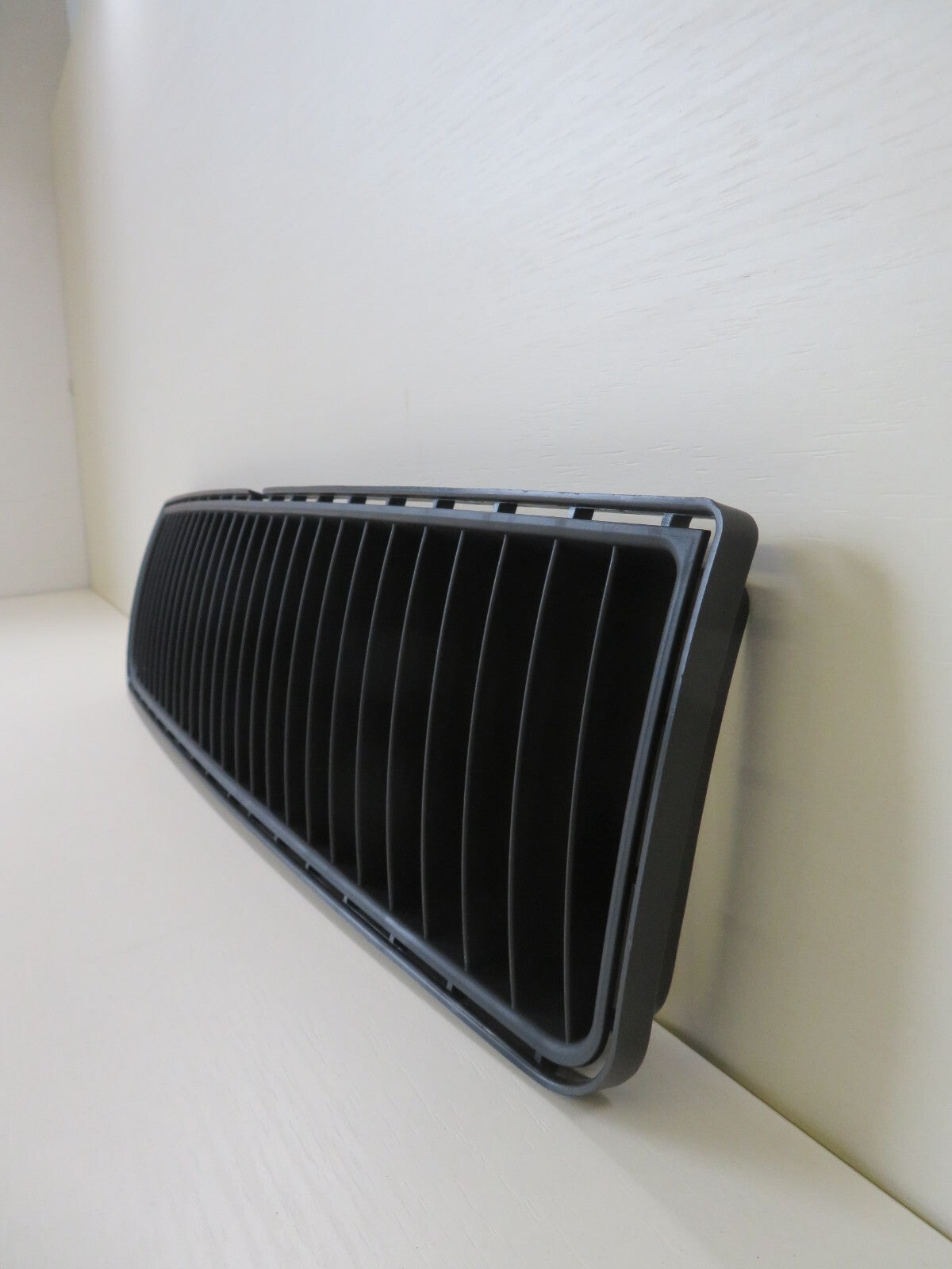 FRONT BUMPER GRILLE FOR SKODA OCTAVIA SD07006GAN 1997-2010