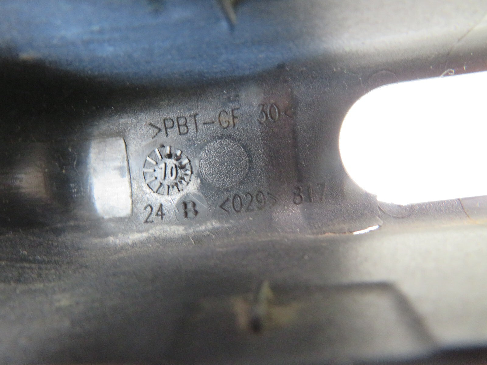 VAUXHALL INSIGNIA REAR WIPER ARM COVER TRIM 2008-2016 1631-8