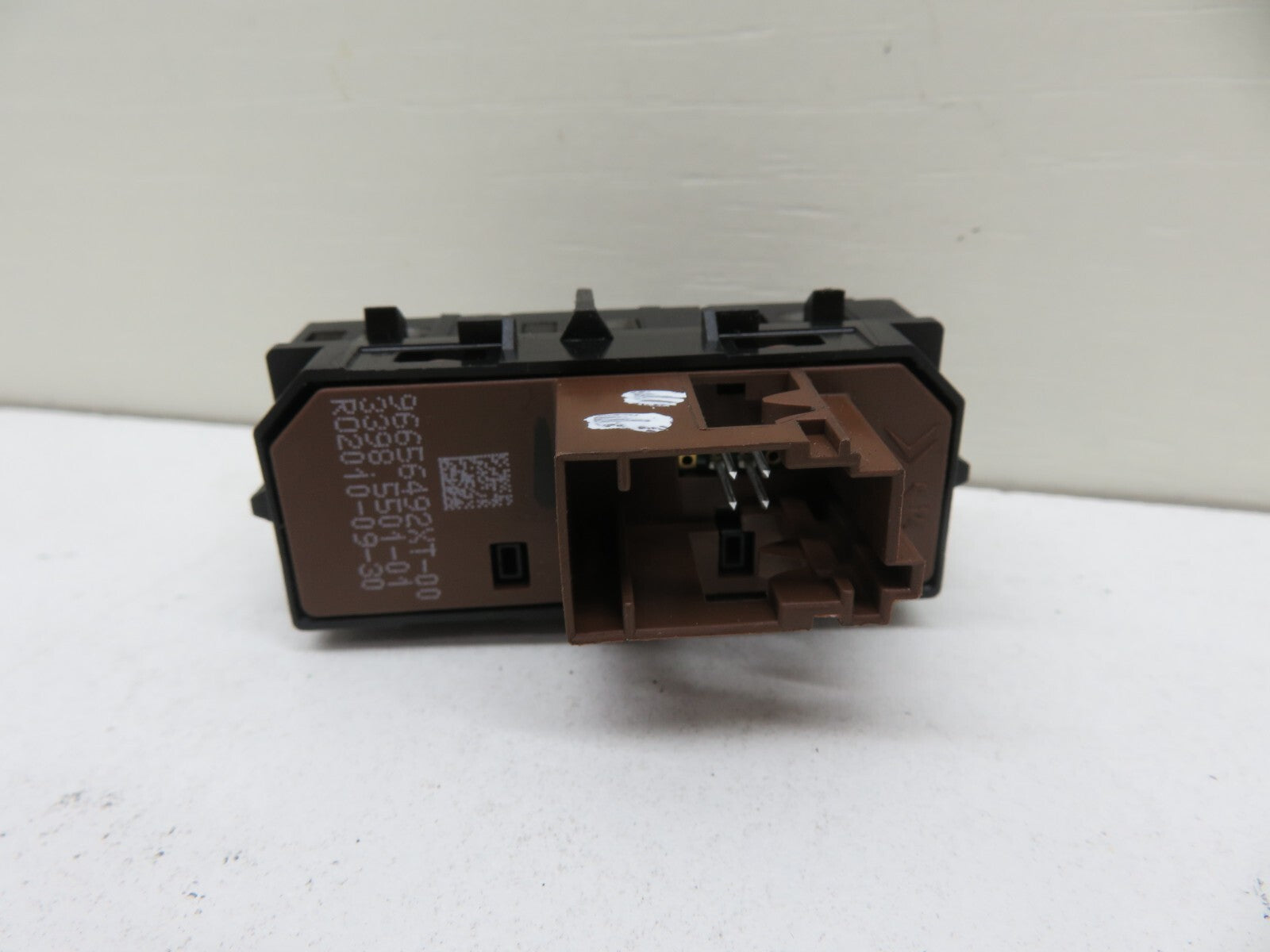 PEUGEOT 3008 ESP TRACTION SWITCH 96656492XT 2008-2016 1338-11