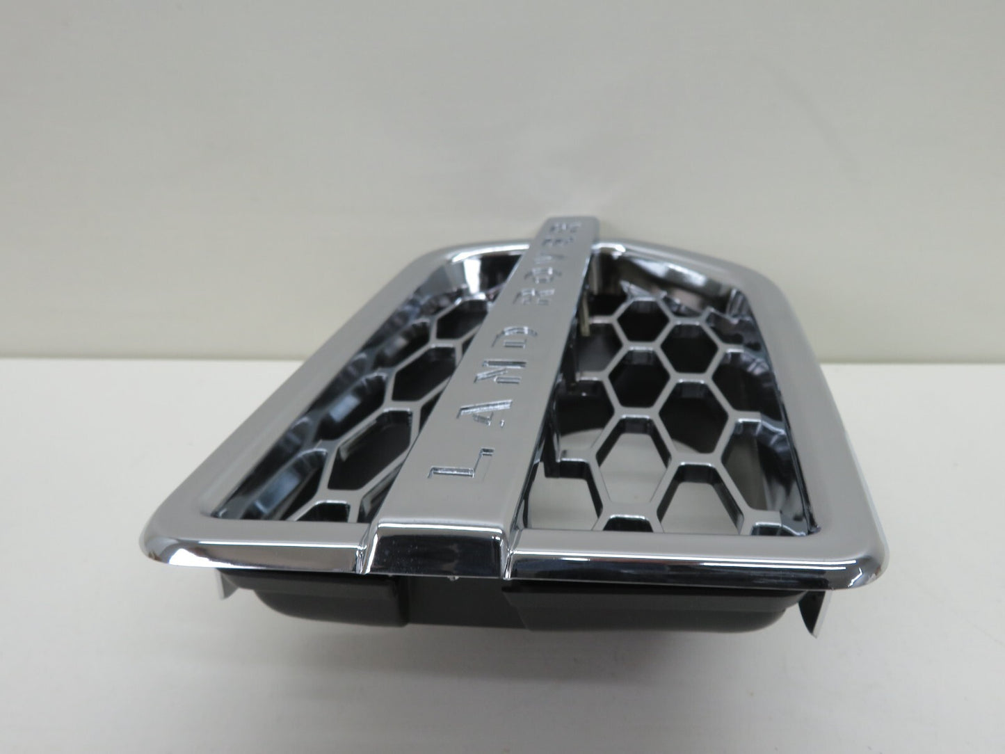 OS DRIVER FRONT GRILLE VENT FOR LAND ROVER DISCOVERY 2009-2018 L319