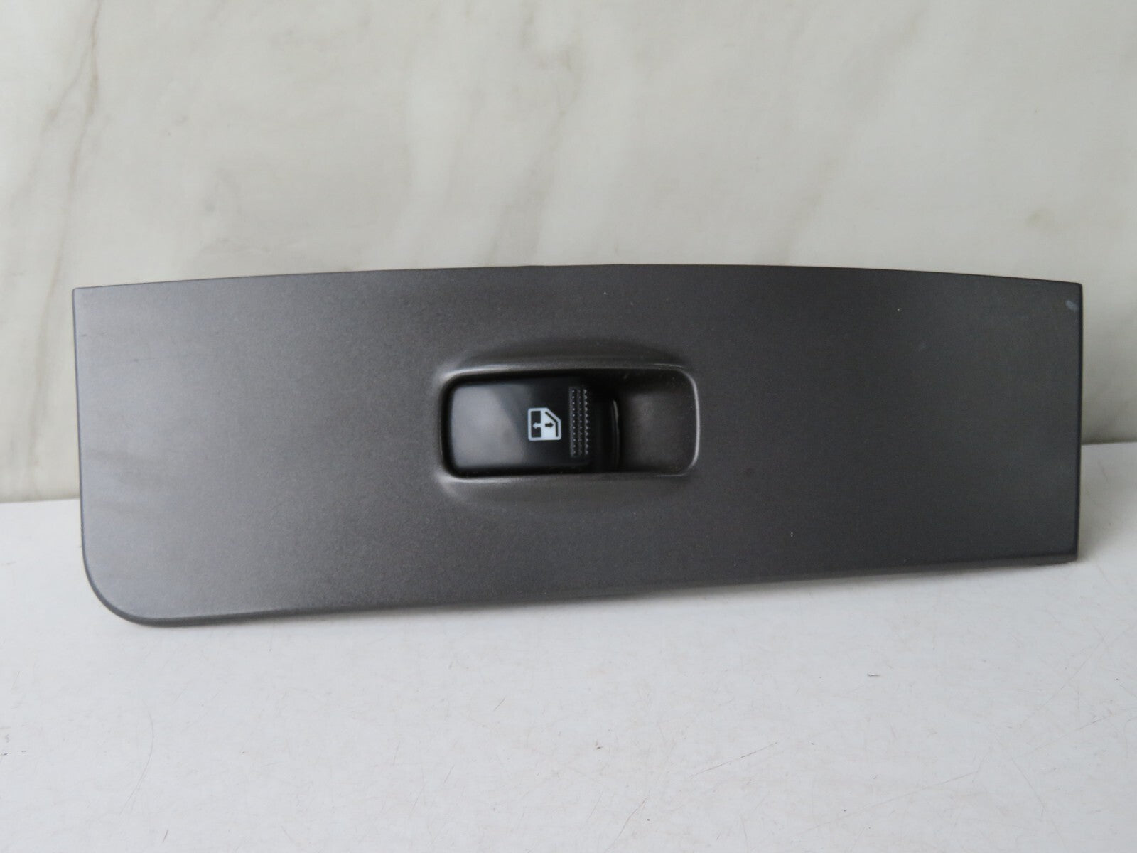 HYUNDAI MATRIX NS PASSENGER WINDOW SWITCH 93580-17100 2001-2006 A1343-5