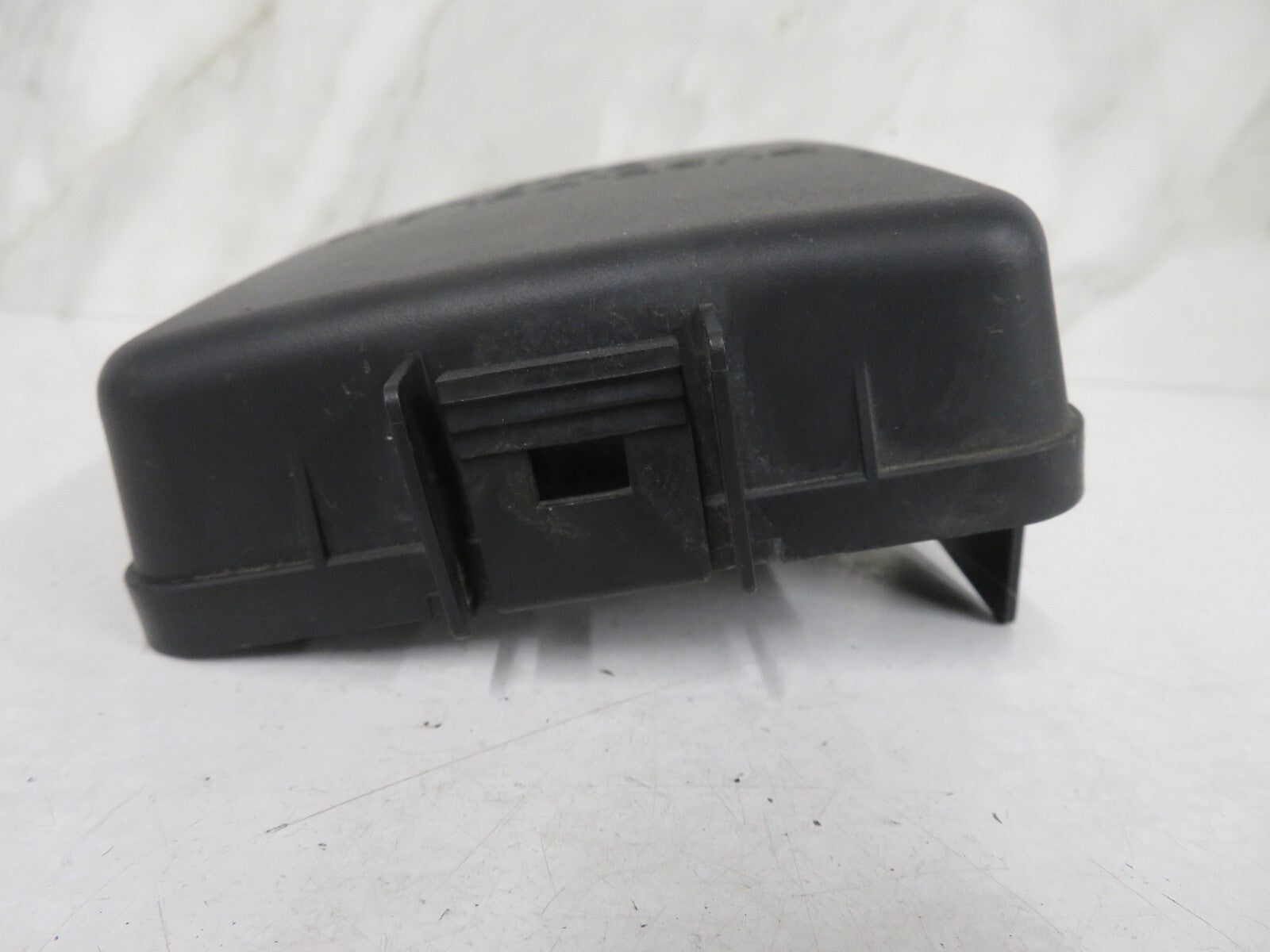 HYUNDAI GETZ ENGINE BAY FUSE BOX COVER LID 91298-1C201 2002-2005 1234-3
