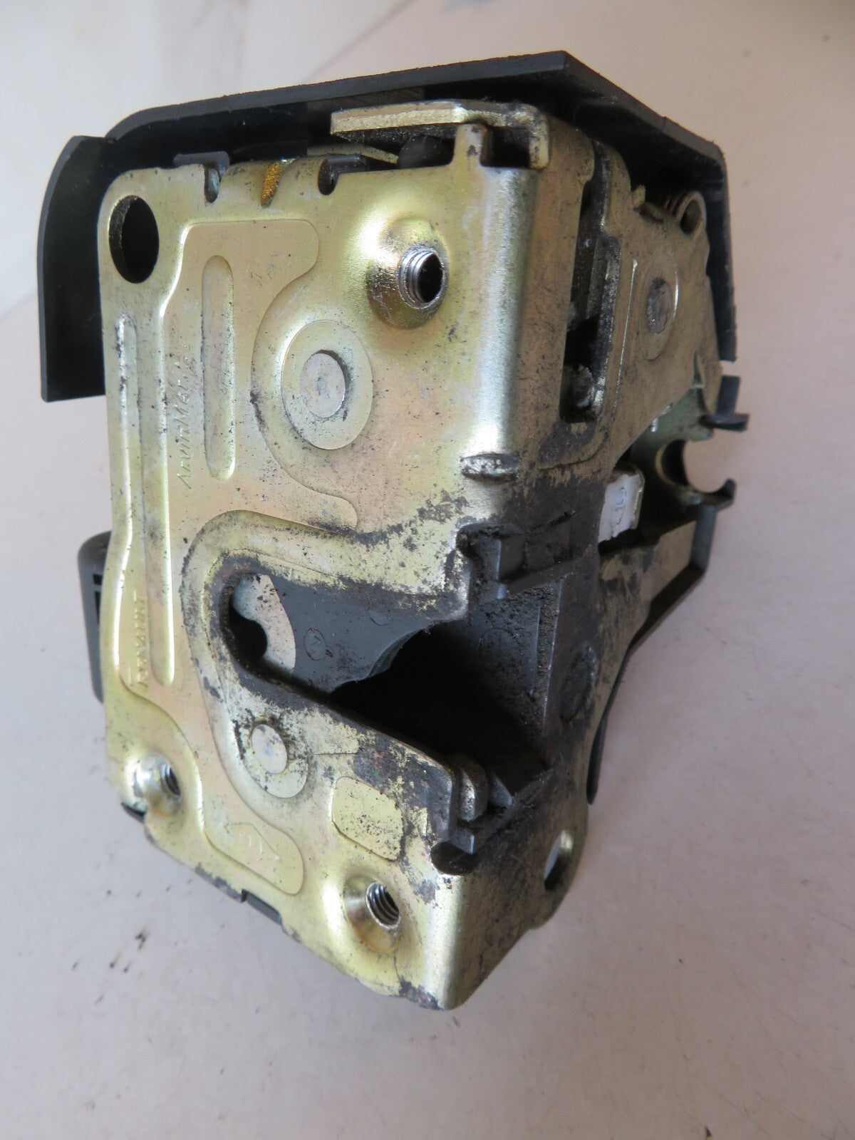 RENAULT CLIO MK2 NS PASSENGER DOOR LOCK CATCH 2000-2006 AMS1700