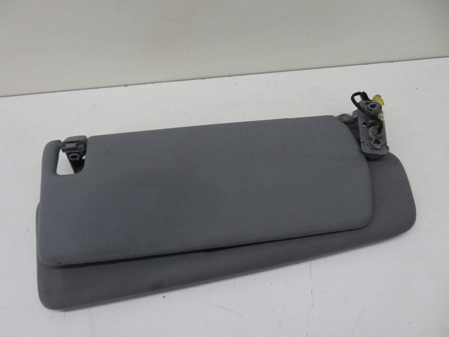 PORSCHE CAYENNE 955 OS DRIVER SUNVISOR GREY  2003-2006 1634-1