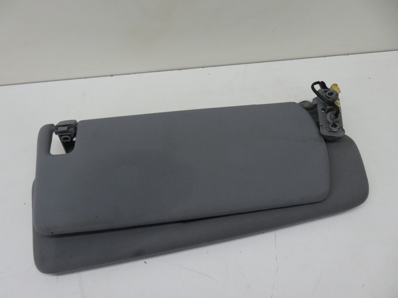 PORSCHE CAYENNE 955 OS DRIVER SUNVISOR GREY  2003-2006 1634-1