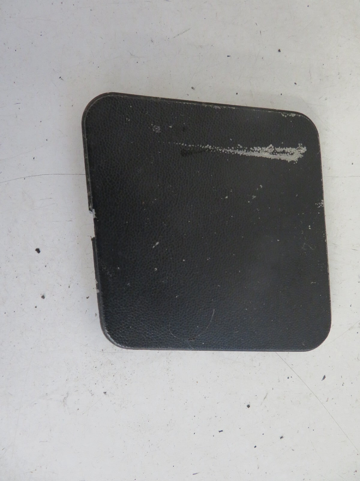 FORD TRANSIT CONNECT REAR TOW EYE COVER 2T14V003K23AW 2002-2006 1501-12