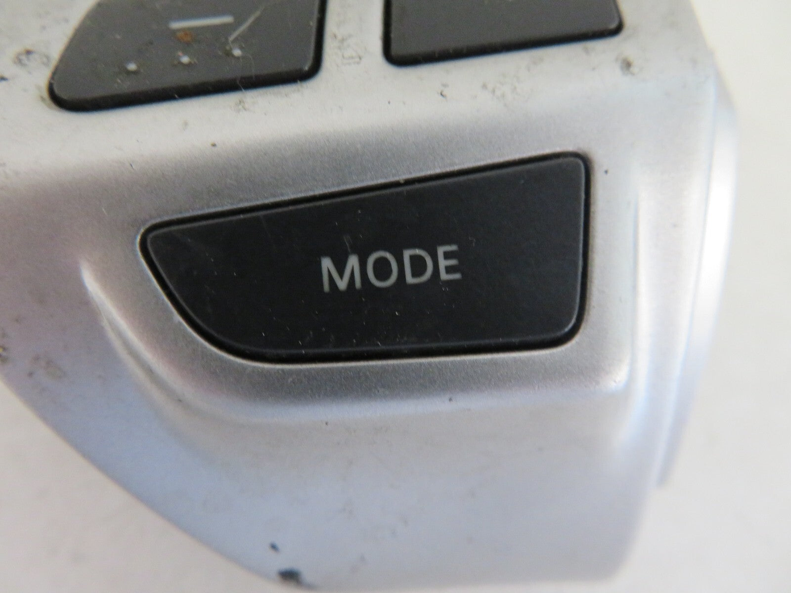 PEUGEOT 4007 STEERING WHEEL VOLUME CONTROL 75B741 2007-2012 1452-10