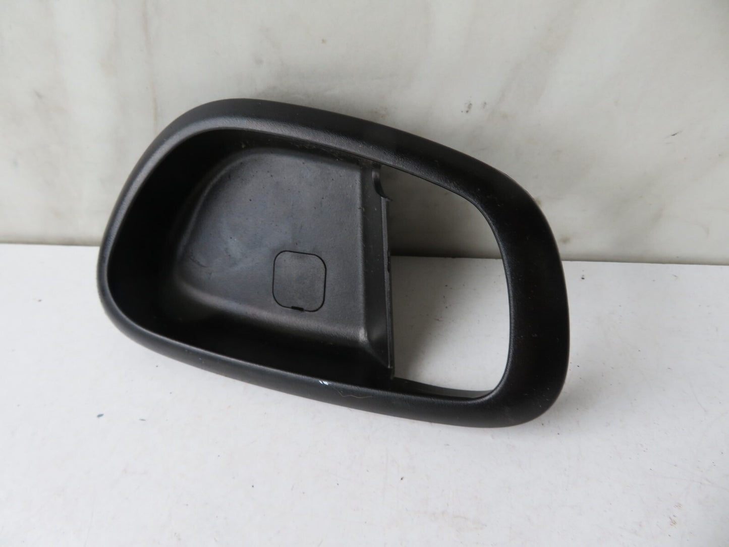 HYUNDAI I10 NSR INTERIOR DOOR HANDLE TRIM 82611-0X000 2008-2012 A1632-9