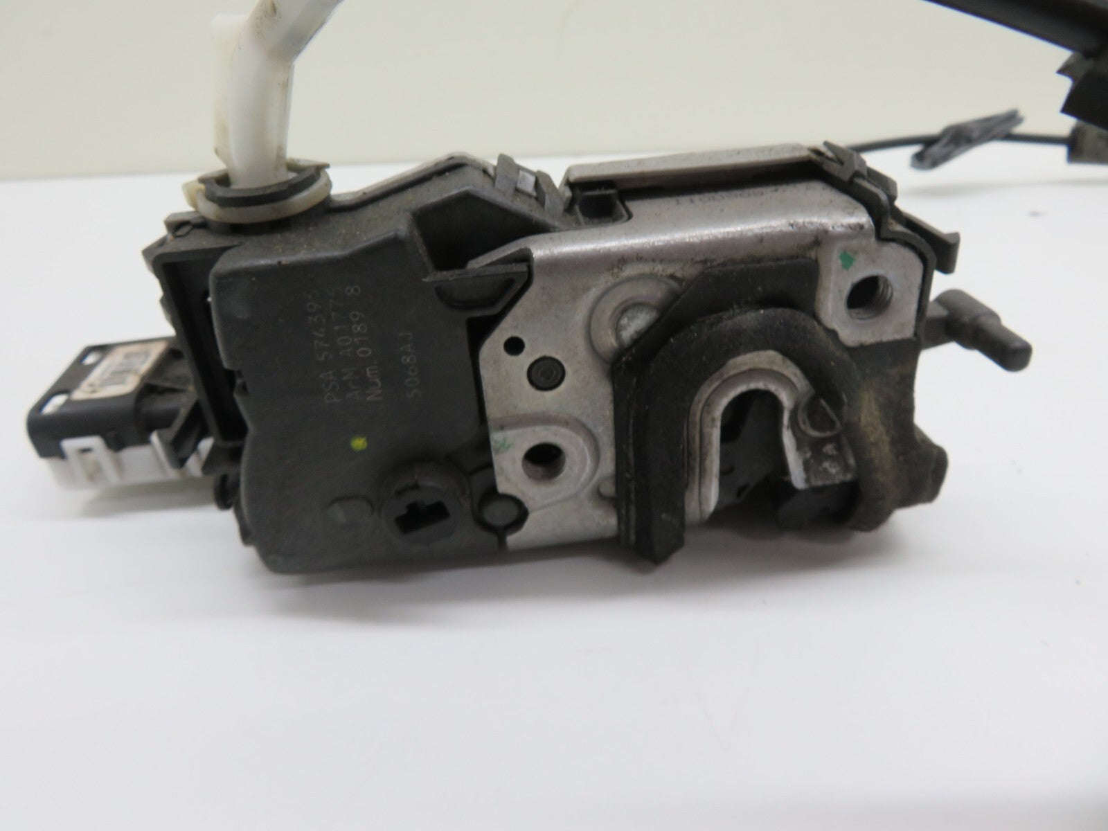 CITROEN C5 X7 NSR LEFT REAR DOOR LOCK CATCH PSA574393 2008-2015 1528