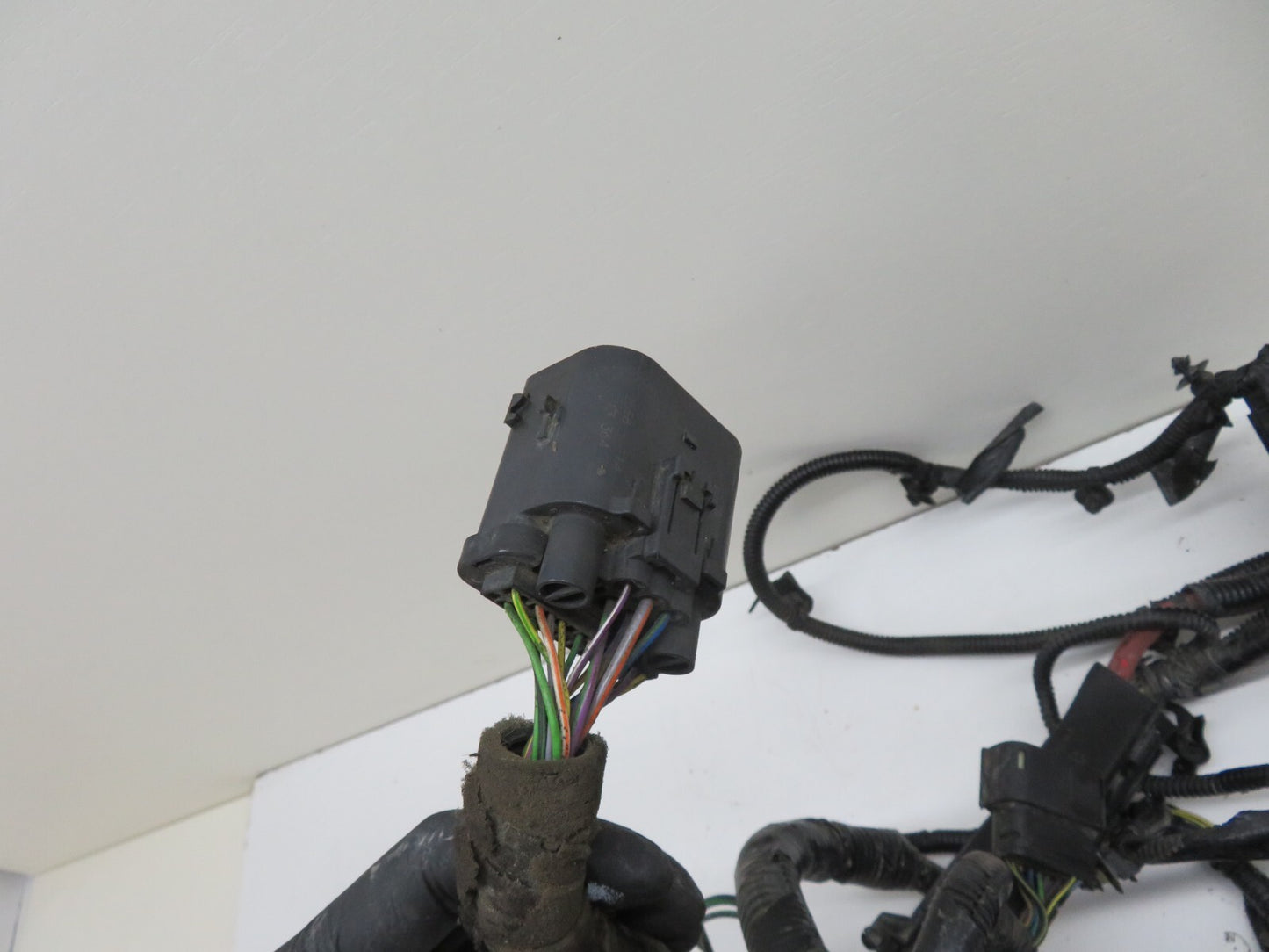 FORD FIESTA MK7 ST180 ENGINE BAY FUSE BOX WITH CUT LOOM 2013-2017 1543-1