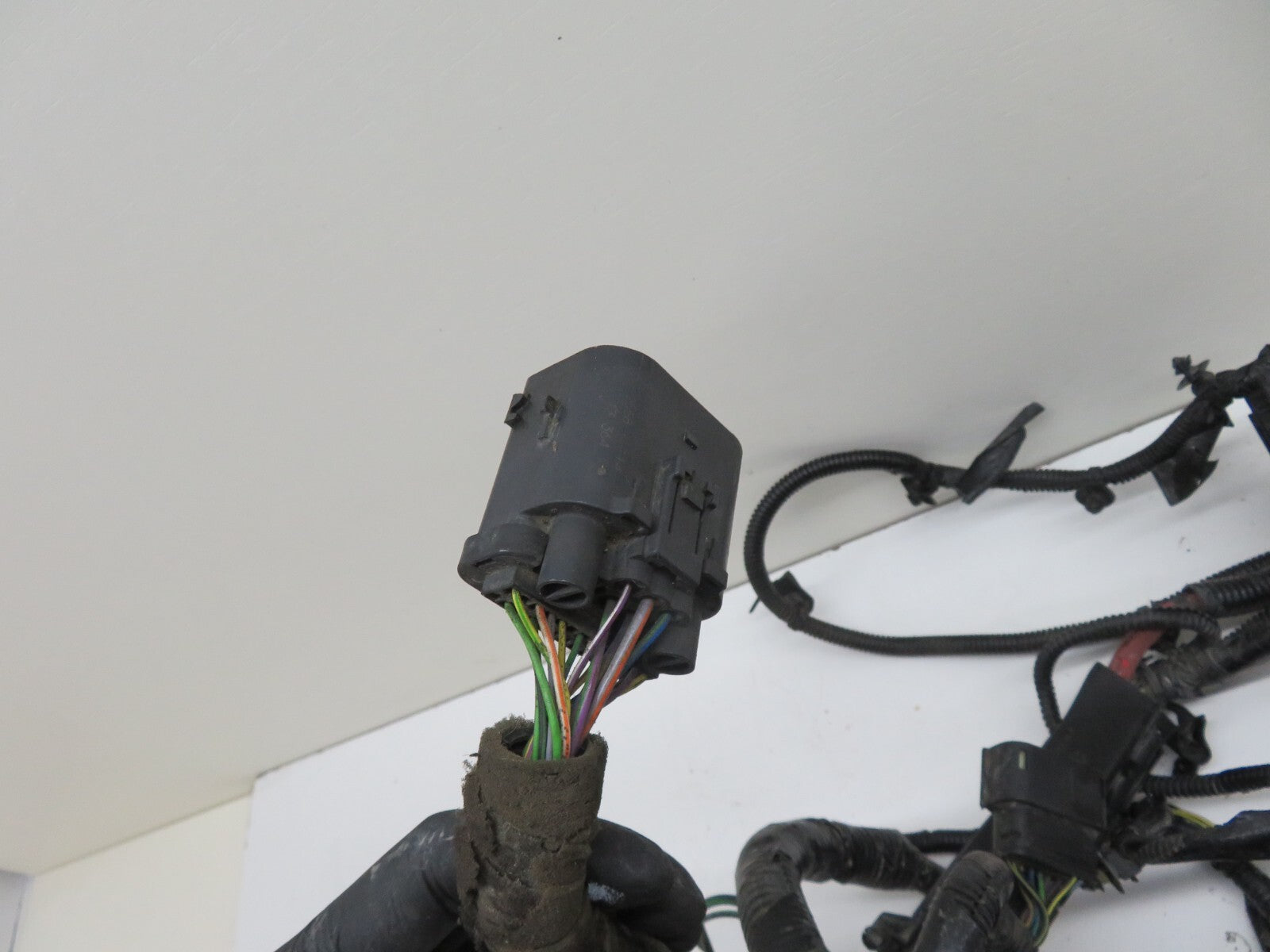 FORD FIESTA MK7 ST180 ENGINE BAY FUSE BOX WITH CUT LOOM 2013-2017 1543-1