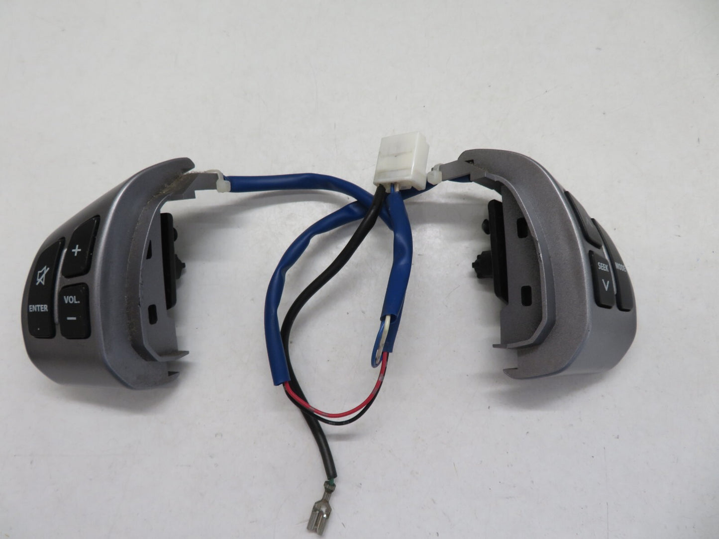 SUZUKI SWIFT STEERING WHEEL SWITCHES CONTROLS 2005-2010 AM1544-5