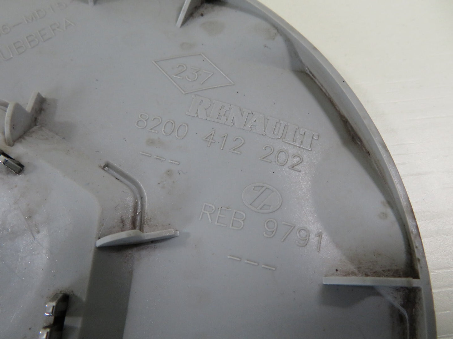 RENAULT SCENIC ALLOY WHEEL CENTER CAP 2006-2009 1559-4