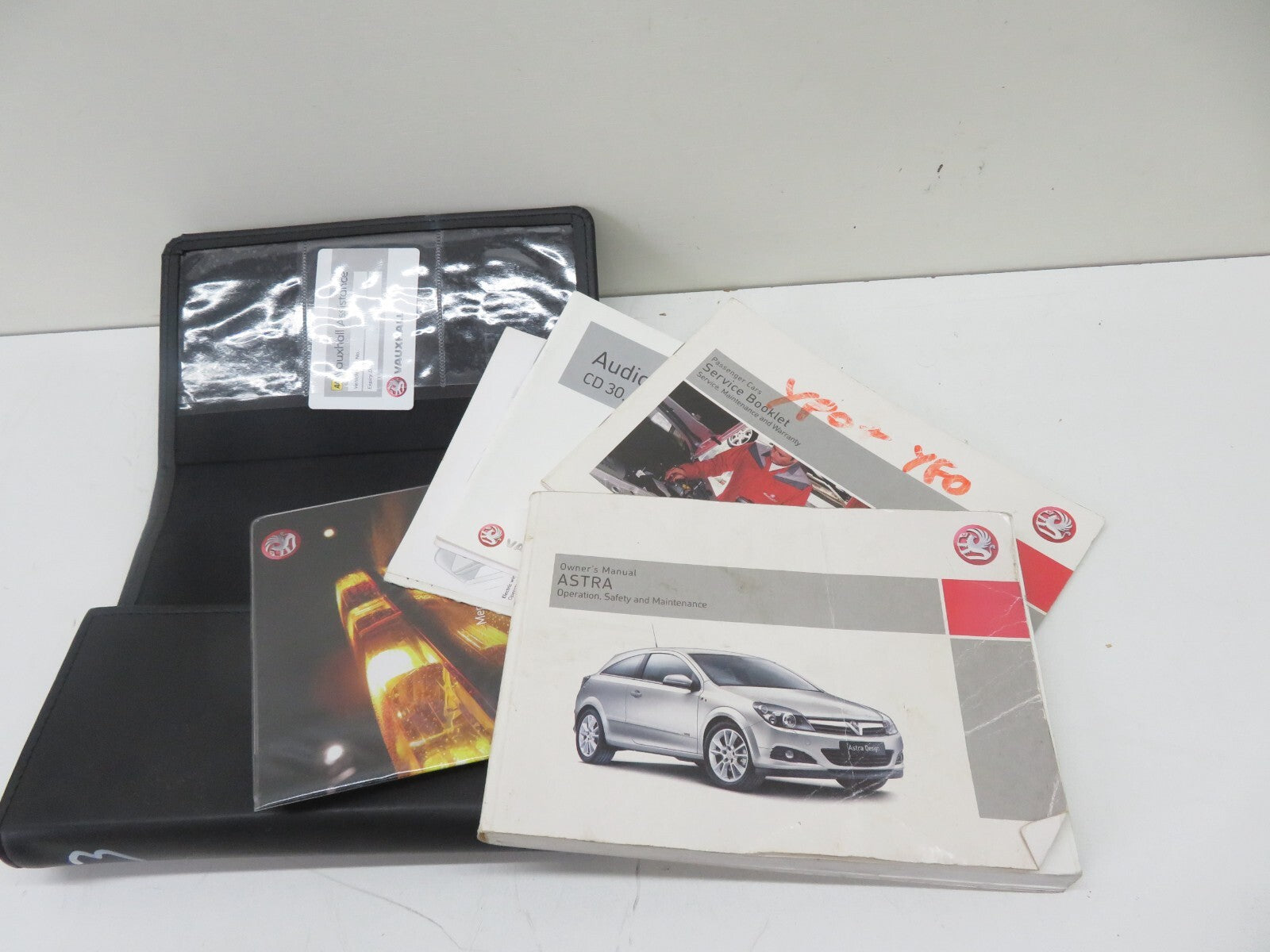 VAUXHALL ASTRA MK5 OWNERS MANUAL WITH FOLDER 2004-2010 1049-3