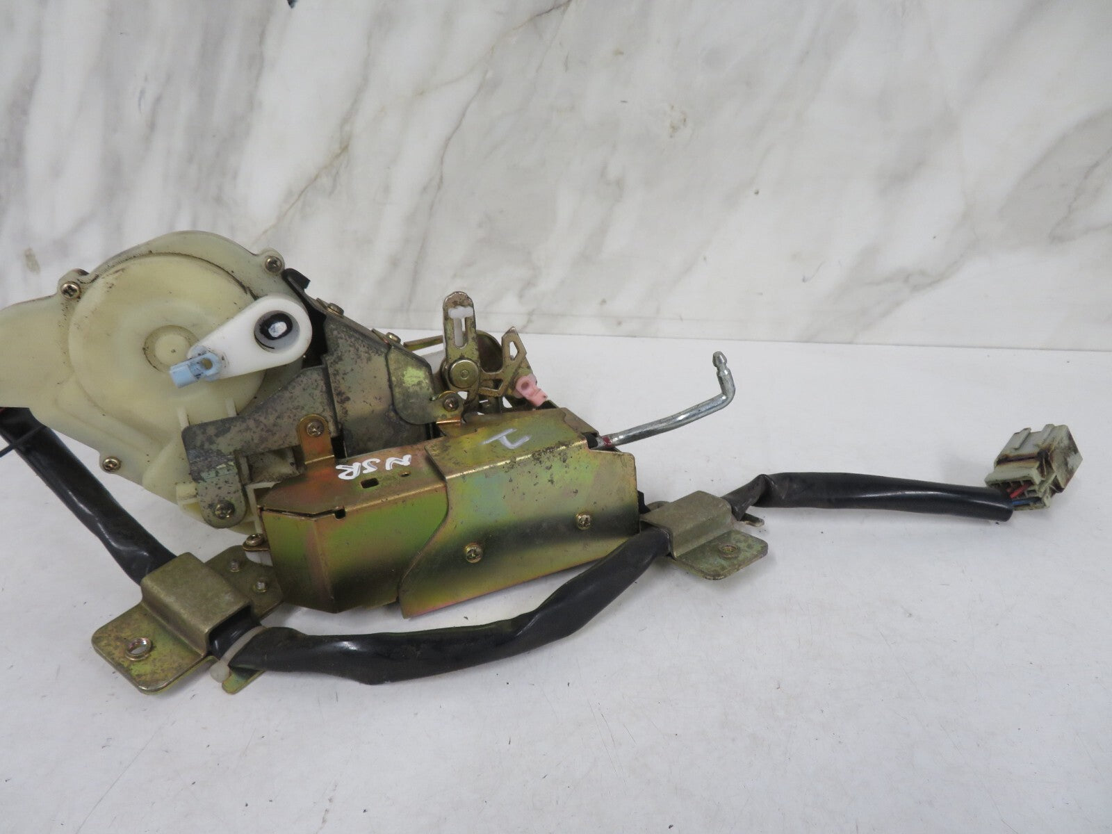 HONDA CRV MK2 NSR DOOR LOCK CATCH 2002-2006 1624-1